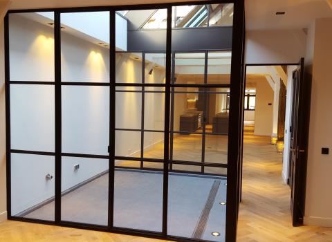MHB SL-30: thin-frame steel profiles, with 1 1/8" sightlines for interior doors and partitions.